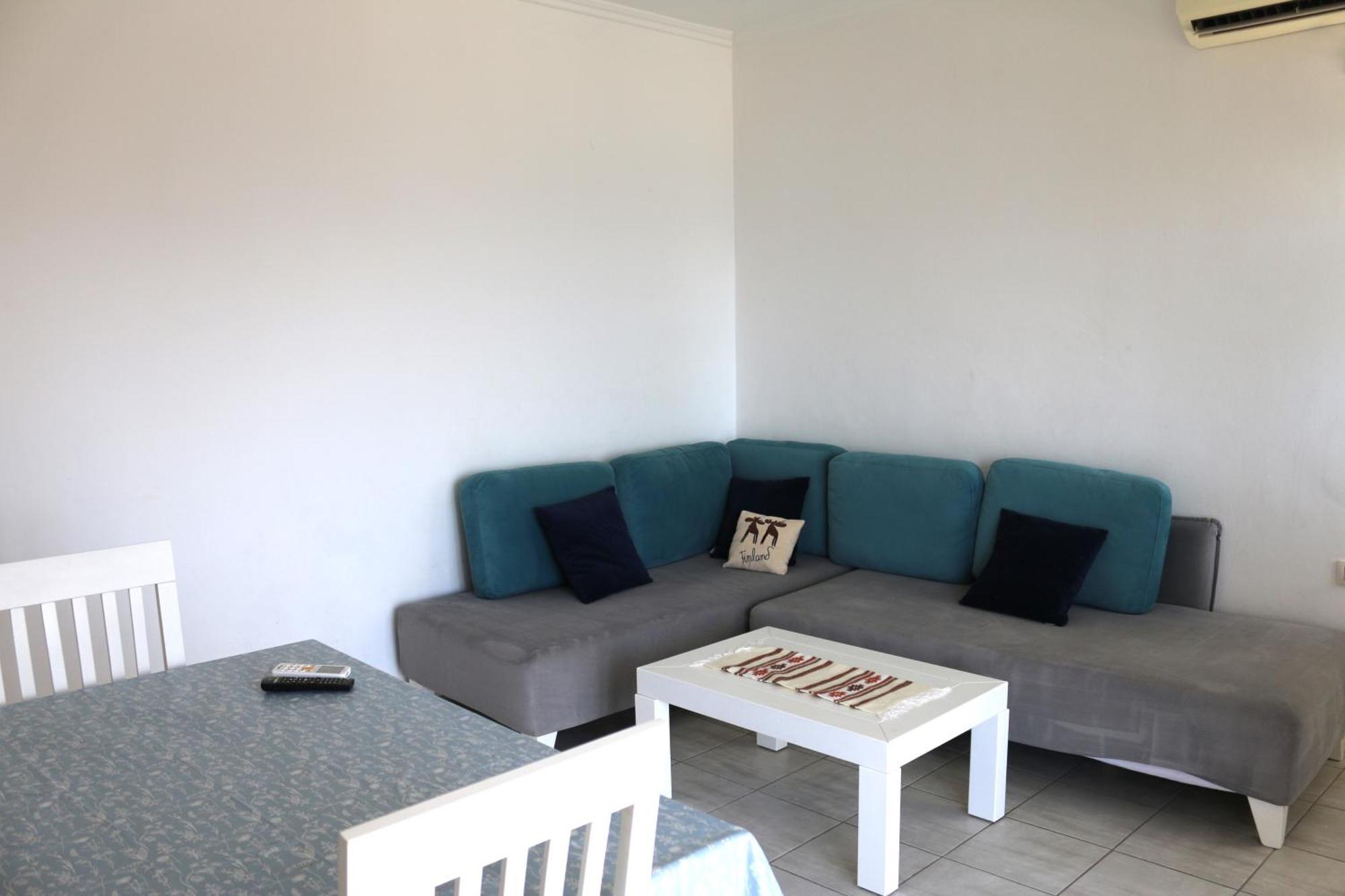 Robin Sea View Apartment Sarande Bagian luar foto
