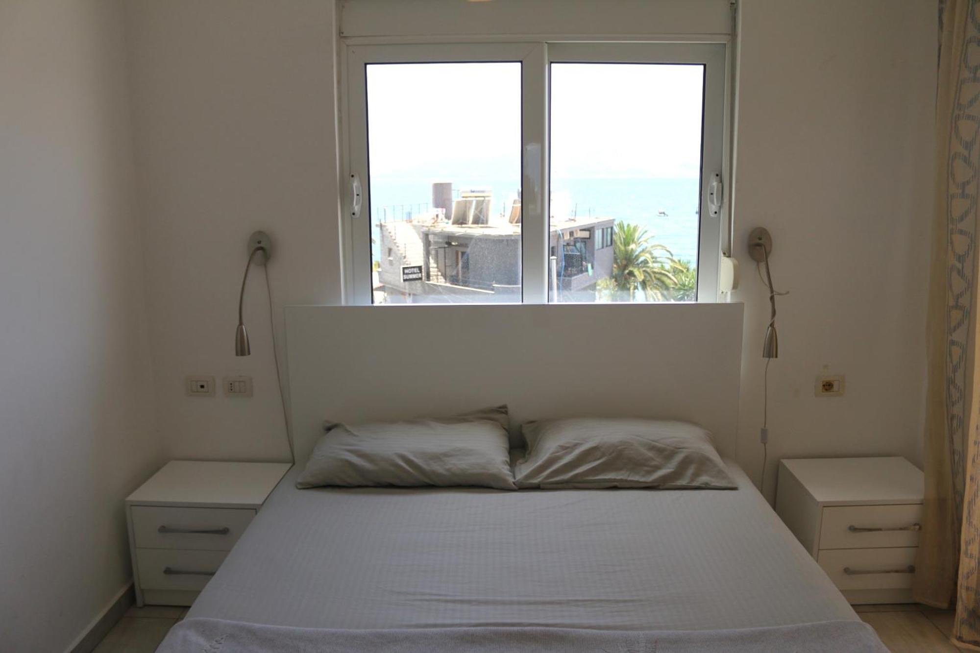 Robin Sea View Apartment Sarande Bagian luar foto