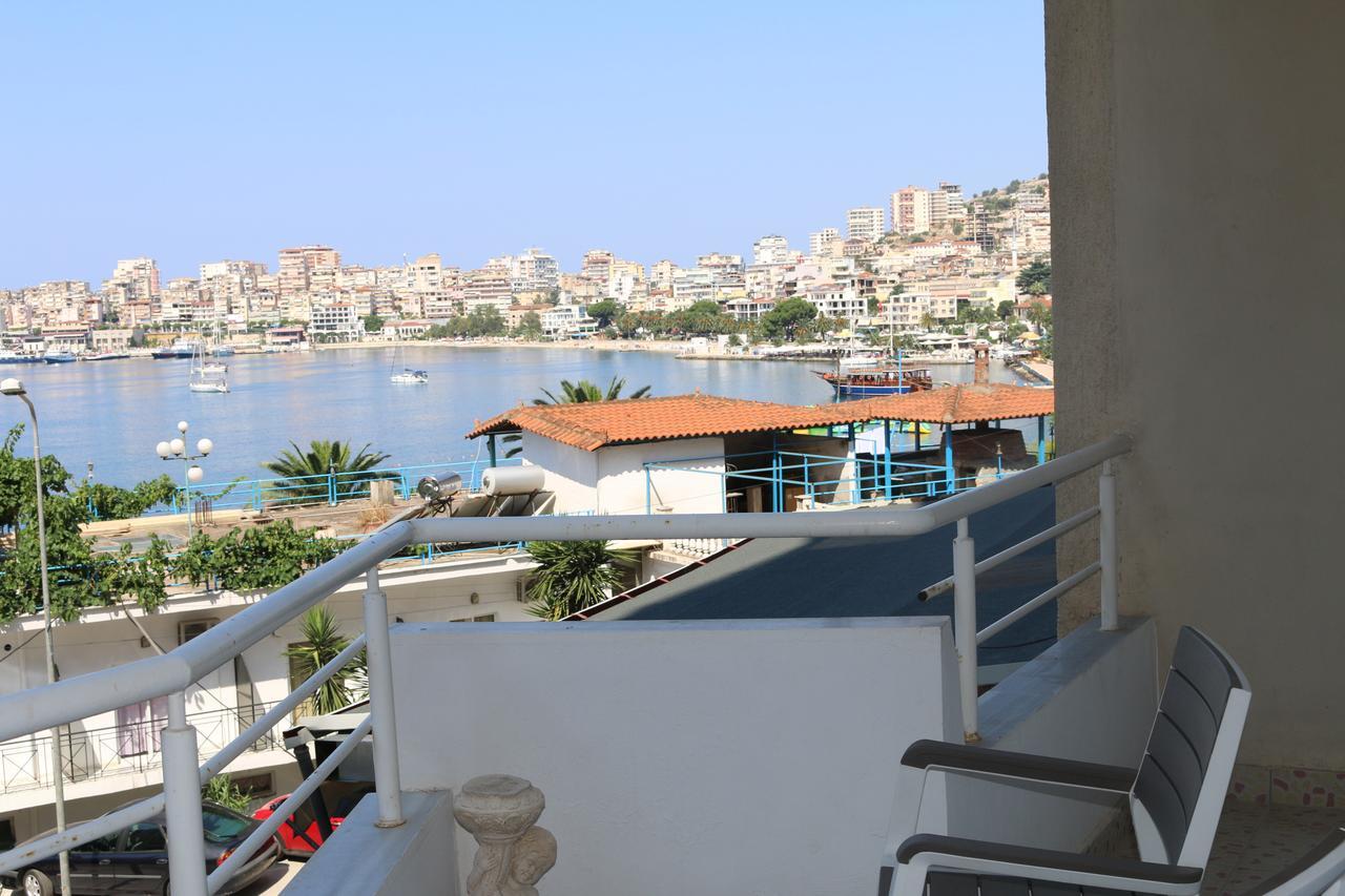 Robin Sea View Apartment Sarande Bagian luar foto